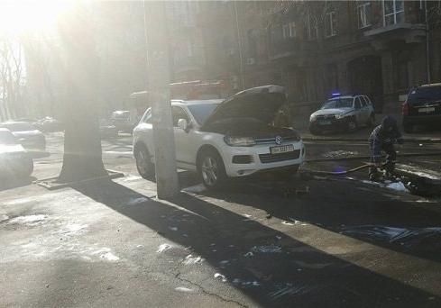 Новость - События - Под носом: в Одессе подожгли машину судьи