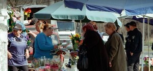 В Днепре будут штрафовать за незаконную торговлю искусственными цветами и венками