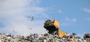 Фотофакт: все подъезды к свалке в Каменке перекрыли, вырыли траншеи и установили камеры