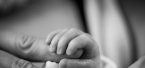 Почему умирают младенцы: в роддом под Харьковом приехала комиссия с проверкой