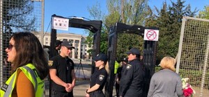 Первые задержания и побитый 