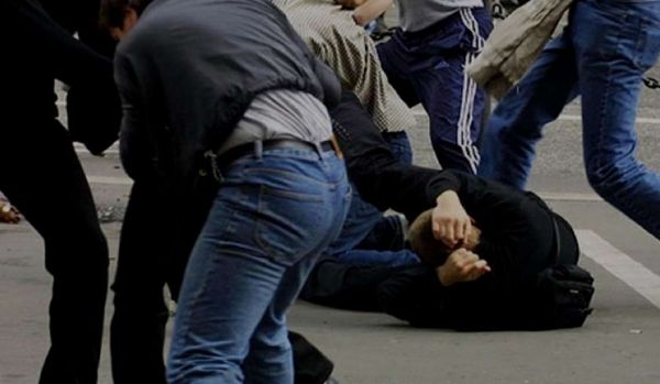 Новость - События - Массовая драка на Жаботинского: нападающий на полицейского задержан