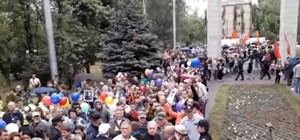 Без конфликтов не обошлось: под Запорожьем из-за георгиевской ленты устроили толкотню