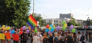 Взрыв на акции в поддержку ЛГБТ: мужчина бросил в толпу пакет со взрывчаткой