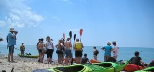 Желтый батискаф открыл курортный сезон в Саках