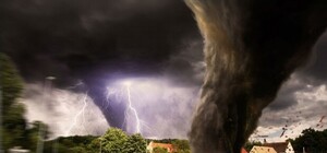 В Заводском районе заметили смерч: смотри видео