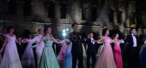 Событие месяца: смотри, как в Севастополе прошел офицерский бал