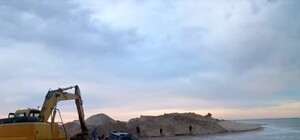 Проскочить не удалось: внедорожник застрял в промоине Молочного лимана