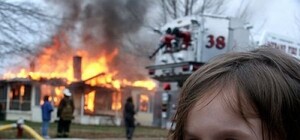 Для любителей легкой иронии: на Лоцманском спуске сгорел завод мороженого