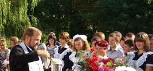 Молебень замість лінійки: львівські школи звинуватили у 