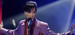 Марши в стиле СССР и бардовские песни: в Днепре выбирают новый гимн