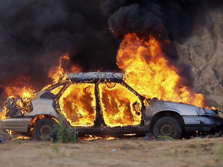 Новость - События - Огненное шоу: на Поскоте горел автомобиль