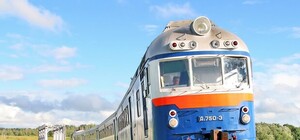 Есть пострадавшие: под Харьковом пассажирский поезд влетел в грузовые вагоны