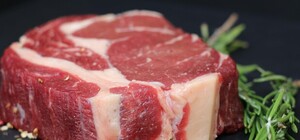 Поставщиком некачественного мяса в детские сады Святошинского района займется прокуратура