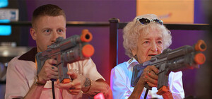 Народити в 50, сісти на шпагат у 93: львівські бабусі, які не захотіли жити, як усі