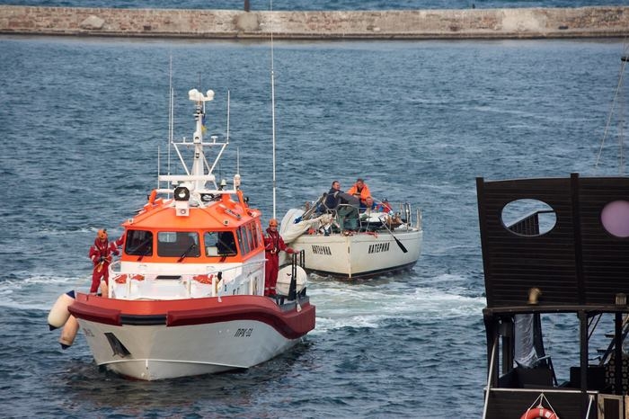 Новость - События - Возле Одессы спасли экипаж тонувшей яхты: на борту было 9 человек
