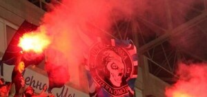 В Одессе задержали 12 футбольных болельщиков: они поджигали сиденья (обновлено)