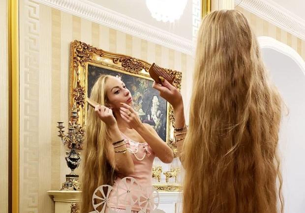 Новость - Люди города - Рапунцель: одесситка не стригла волосы 28 лет и отрастила двухметровую длину