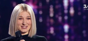 Смотри видео: одесситка своим голосом заинтересовала всех судей 