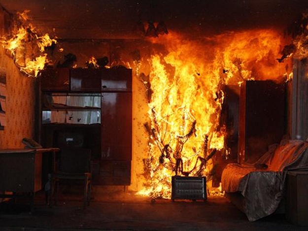 17 февраля на Академика Филатова горела квартира в пятиэтажке. Фото: rbc.ua
