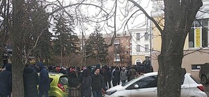 Видеофакт: в Харькове блокируют Дворец студентов 