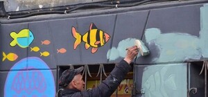 Не рибний день: на Личаківській через скарги мешканців знищили яскравий фасад