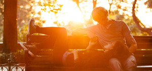 Не сбежит: на Березняках установили необычную скамейку для влюбленных