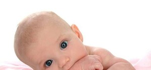 Одесские копы нашли 10-месячного ребенка в парке у вокзала: его бросила мать