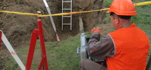 Передвигается по трубам: 