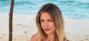 В прозрачной кофточке: Леся Никитюк показала свой отдых в Одессе