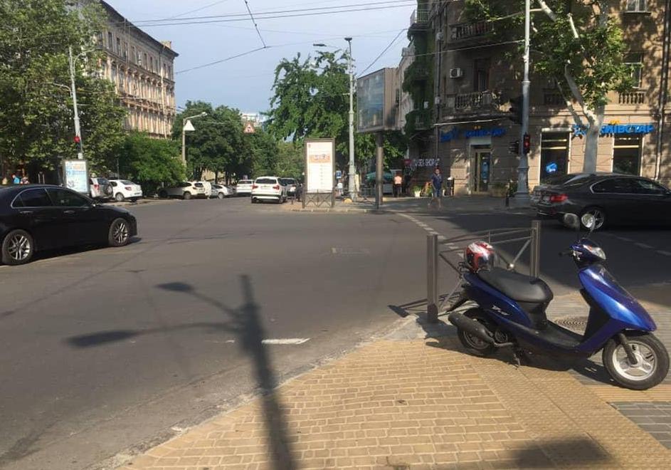 5 июня на пересечении Ришельевской и Бунина произошло ДТП. Фото: odessa.online