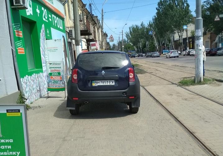 Автохам в Одессе. Фото: Facebook/Я паркуюсь как...