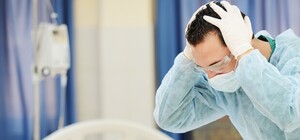 Халатность: в Одессе из-за смерти пациента четырех врачей посадили под домашний арест