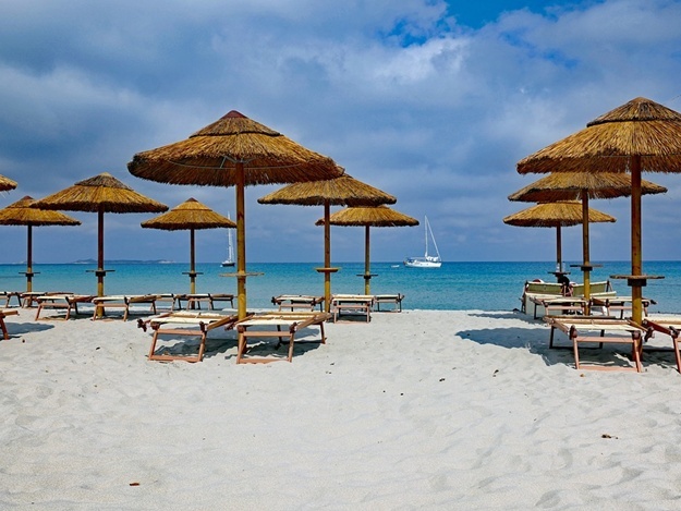 На 10-й Фонтана с пляжа выгоняют отдыхающих. Фото: pixabay.com
