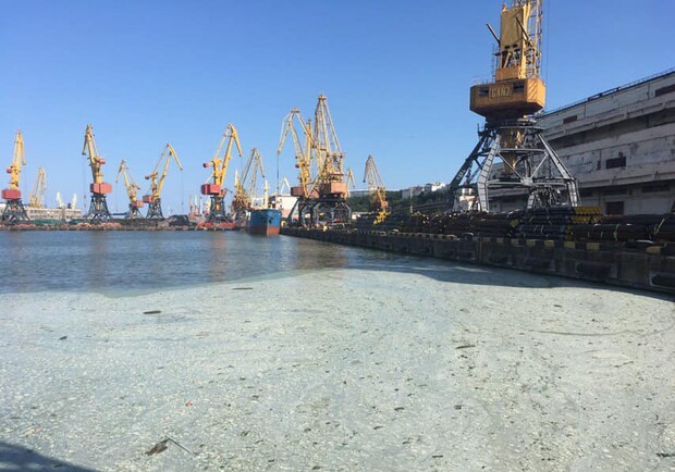 Вода в Одесском порту Фото: Алексей Леонов 