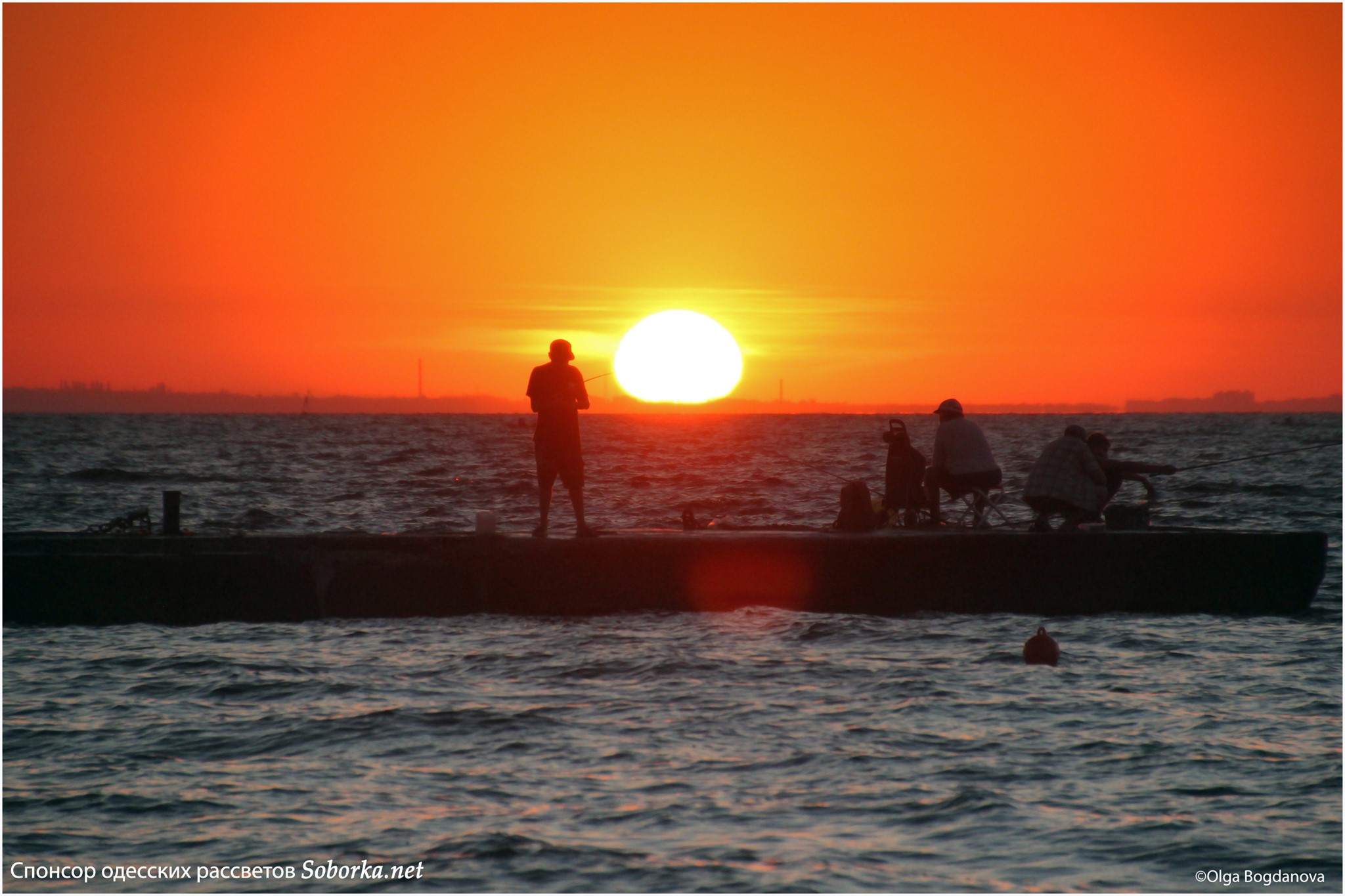 Рассвет на одесском море. Фото Ольги Богдановой