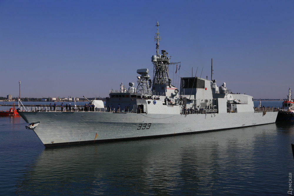 В Одесский порт вошли военные корабли НАТО