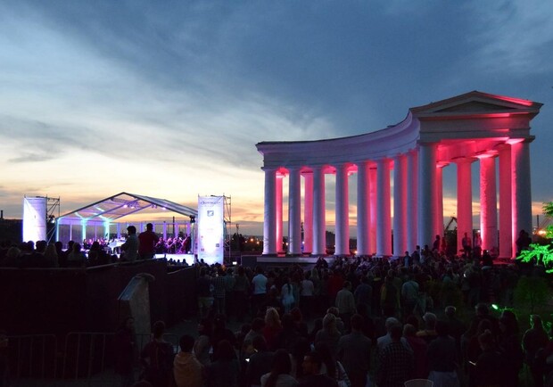Афиша - Концерты - Open-air у Воронцовской колоннады на фестивале Odessa Classics