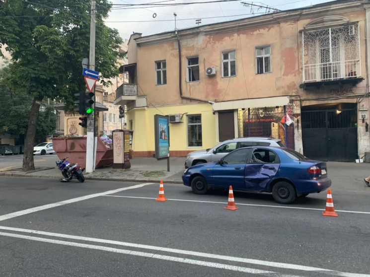 ДТП с мотоциклом в Одессе Фото: Патрульная полиция 