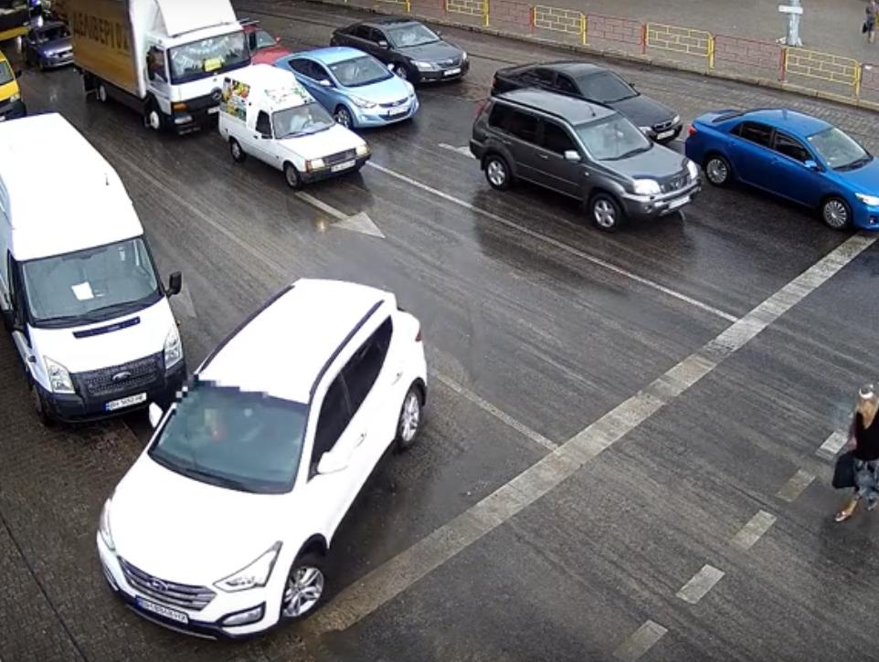 Как паркуются в Одессе Кадр из видео