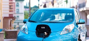 Береги природу и электрокары: Зеленский подписал закон, дающий преференции электромобилям