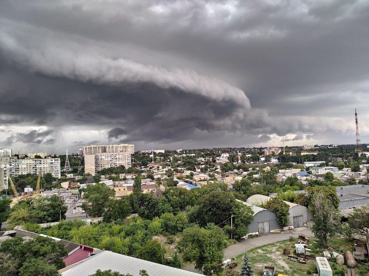 Тучи над Одессой, вид с Балковской Фото: Подслушано 