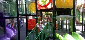 После выборов: на Таирова депутат снес старую детскую площадку и передумал ставить новую