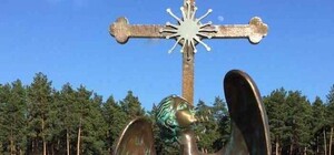 Притащил домой: под Харьковом с кладбища украли ангела весом в 70 кг