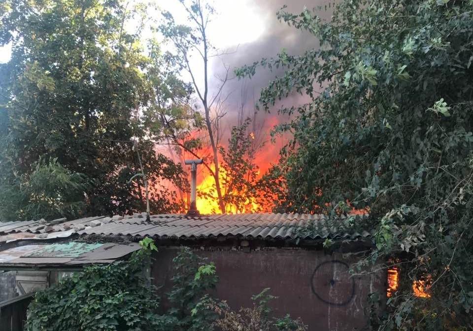 Новость - События - Возможен поджог: под Одессой спасатели тушат пожар