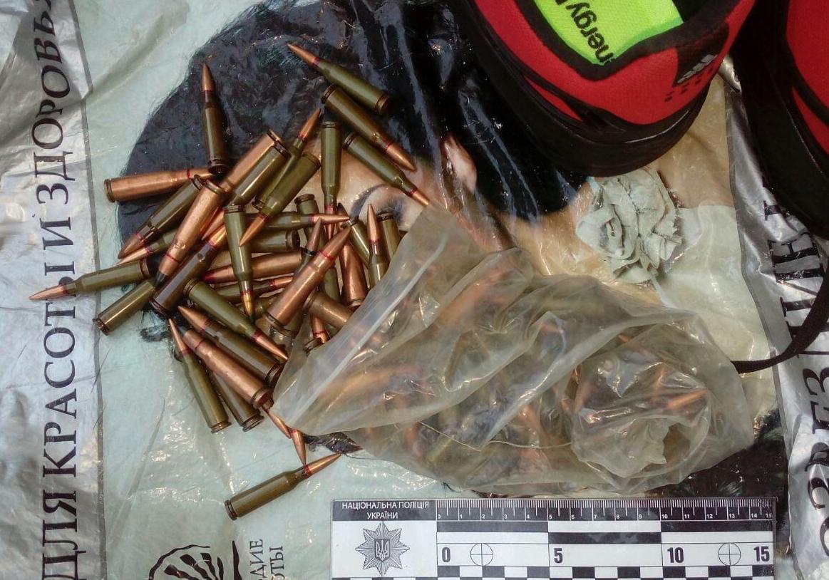 В Одессе задержали мужчину с пакетом полным боеприпасов  Фото: Нацполиция