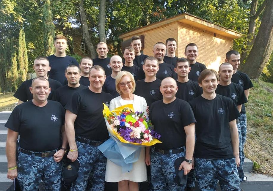 Освобожденные из российского плена моряки уже летят домой в Одессу Фото: facebook.com/denisovaombudsman