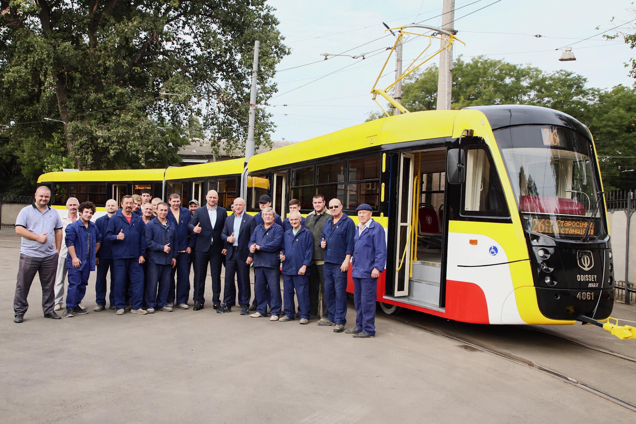 В Одессе представили трехсекционный трамвай Фото: со страницы Геннадия Труханова в Facebook