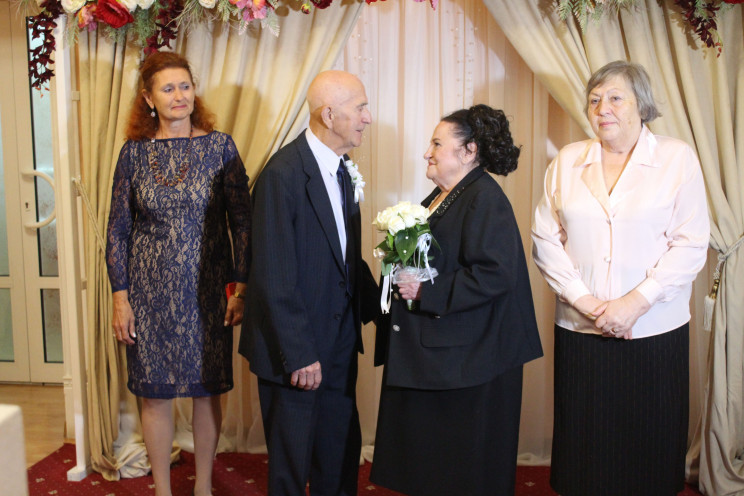 Одесские супруги расписались в честь бриллиантовой свадьбы Фото: пресс-служба юстиции 
