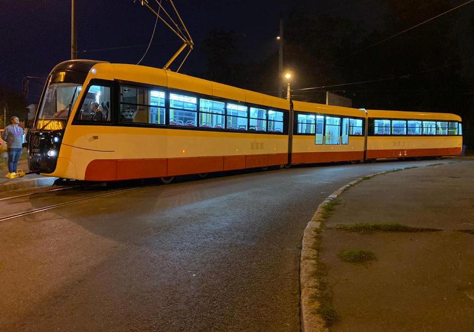 Длинный трамвай в Одессе / фото: fb Дмитрий Жеман